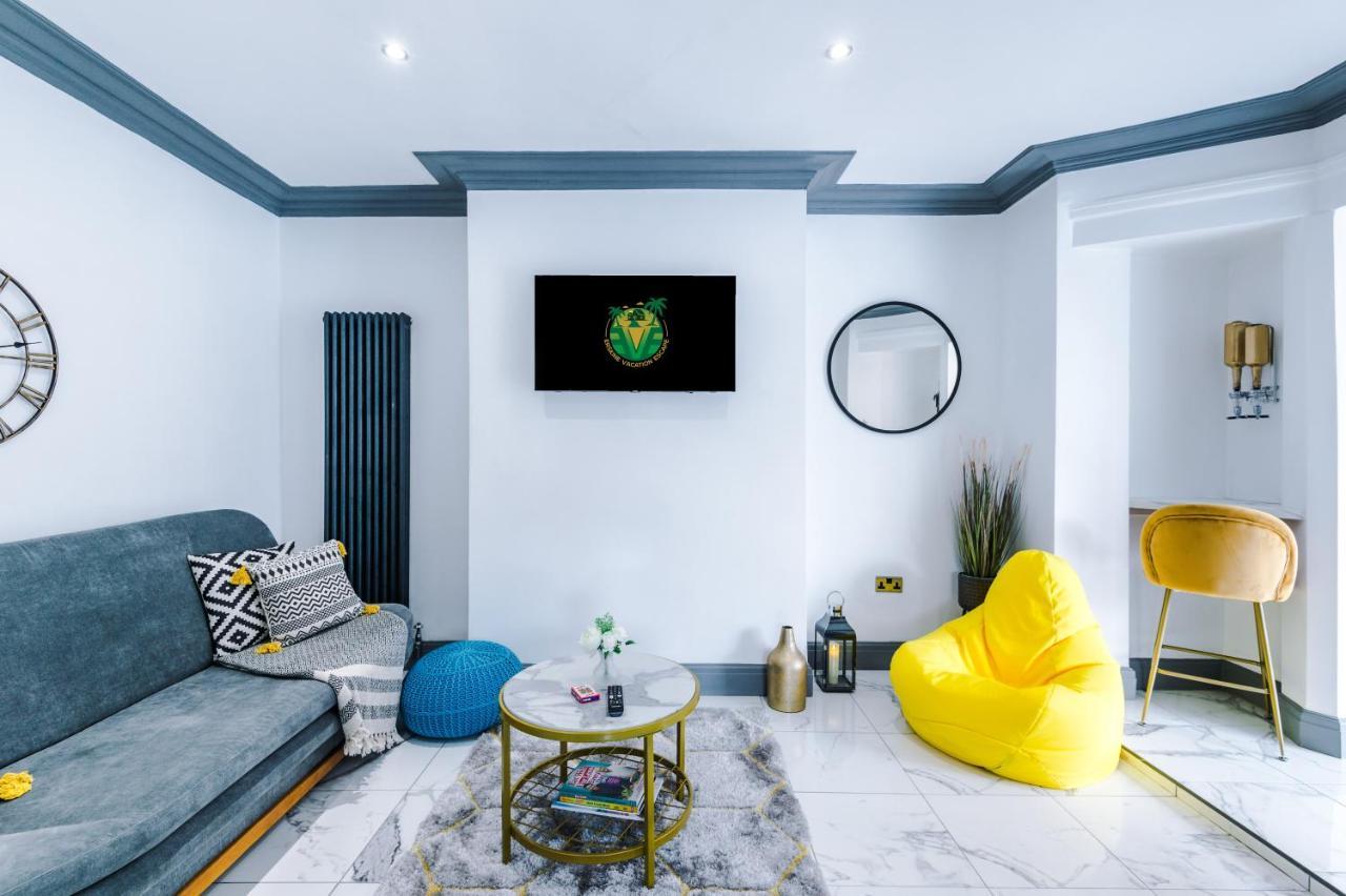 Only Family Groups - Pets Stay For Free - Sleeps 8 - Sofabed Blackpool Luaran gambar