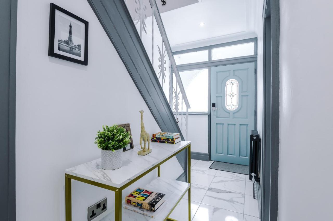 Only Family Groups - Pets Stay For Free - Sleeps 8 - Sofabed Blackpool Luaran gambar