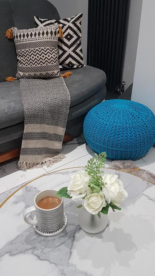 Only Family Groups - Pets Stay For Free - Sleeps 8 - Sofabed Blackpool Luaran gambar