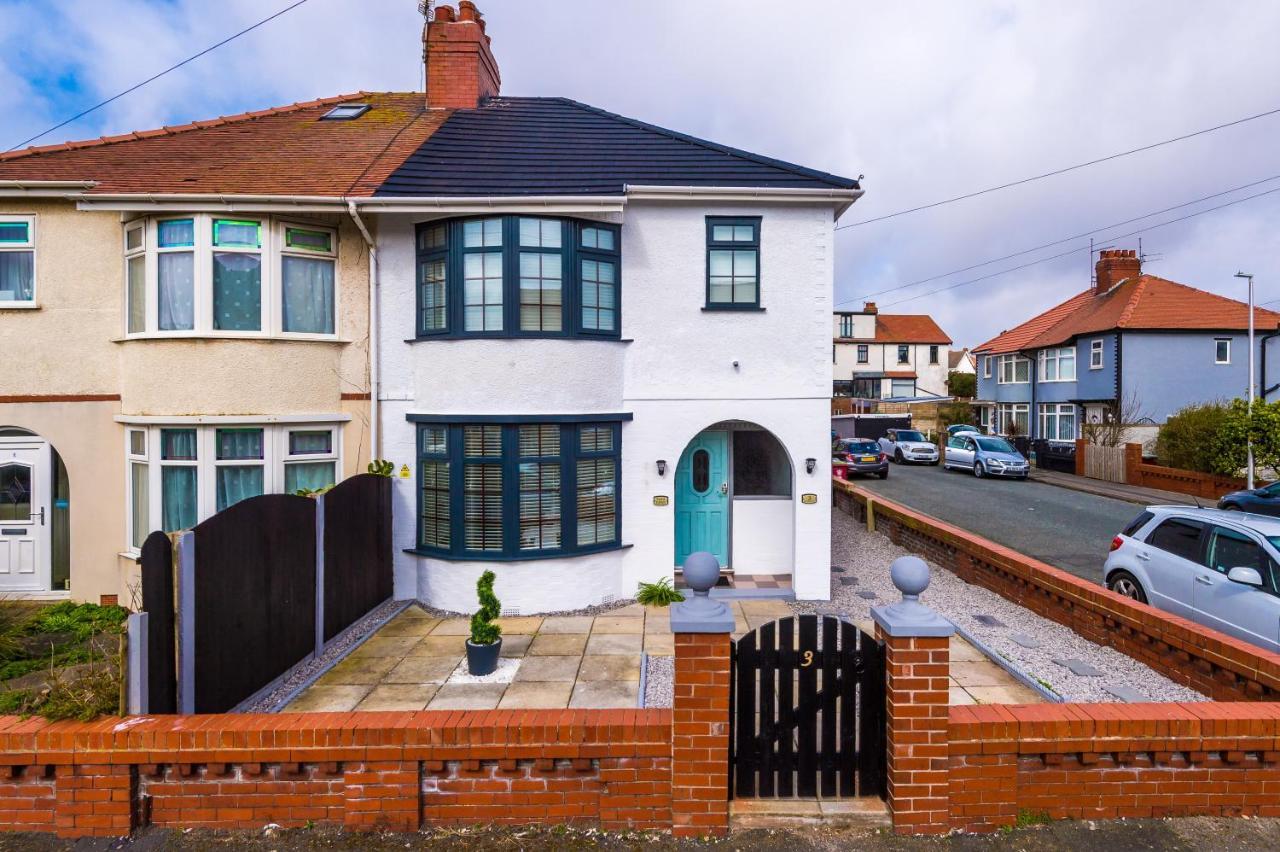 Only Family Groups - Pets Stay For Free - Sleeps 8 - Sofabed Blackpool Luaran gambar