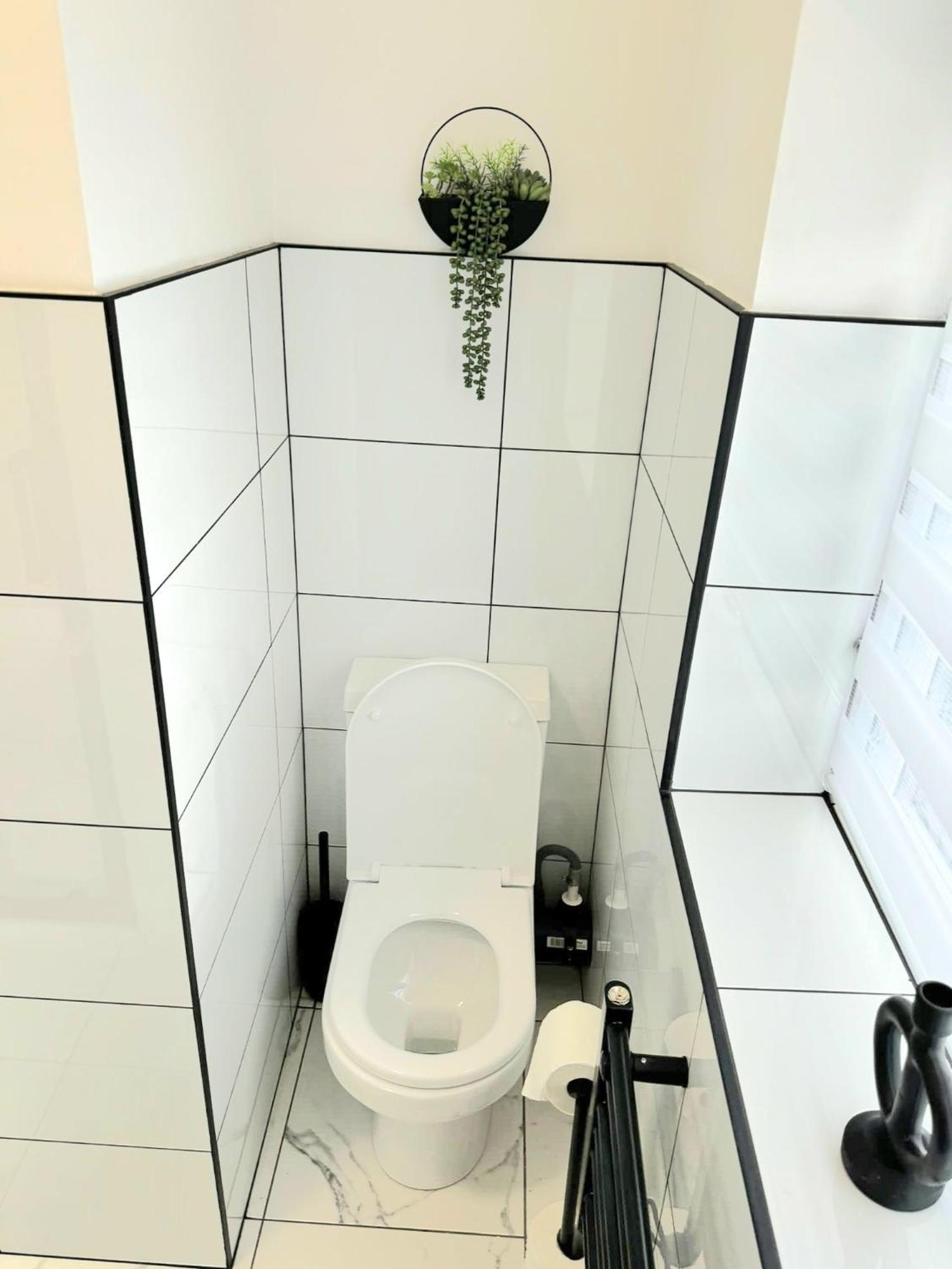 Only Family Groups - Pets Stay For Free - Sleeps 8 - Sofabed Blackpool Luaran gambar